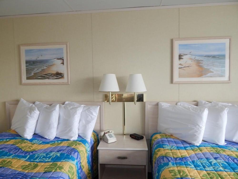 Thunderbird Beach Motel photo 32