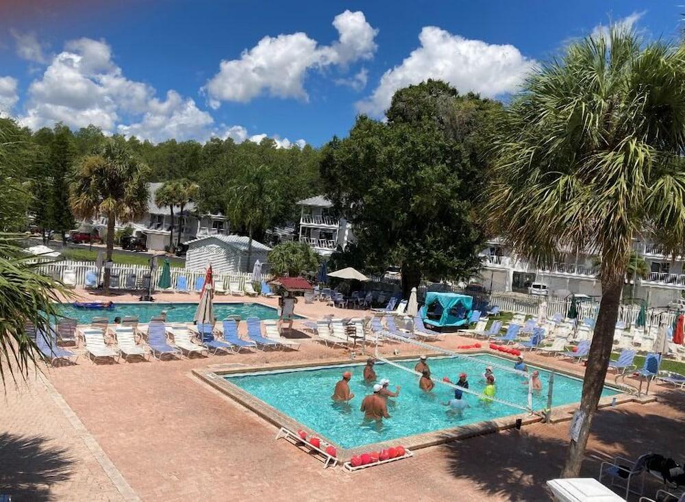 Paradise Lakes Resort, Clothing Optional Resort - Adult Only photo 9