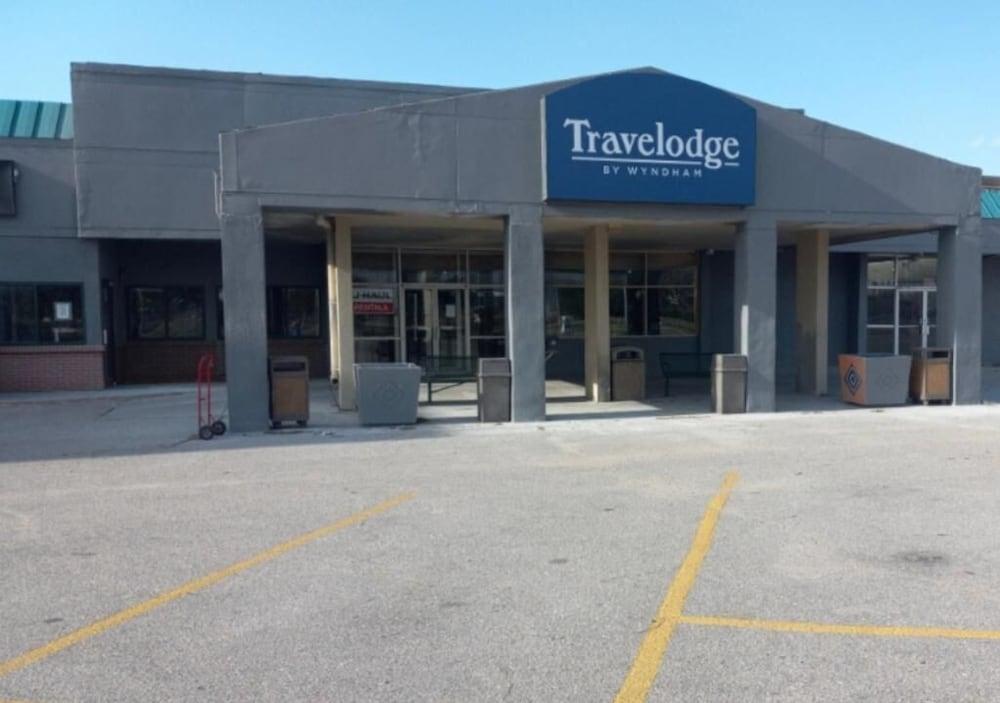 Travelodge by Wyndham Lincoln Northeast photo 8