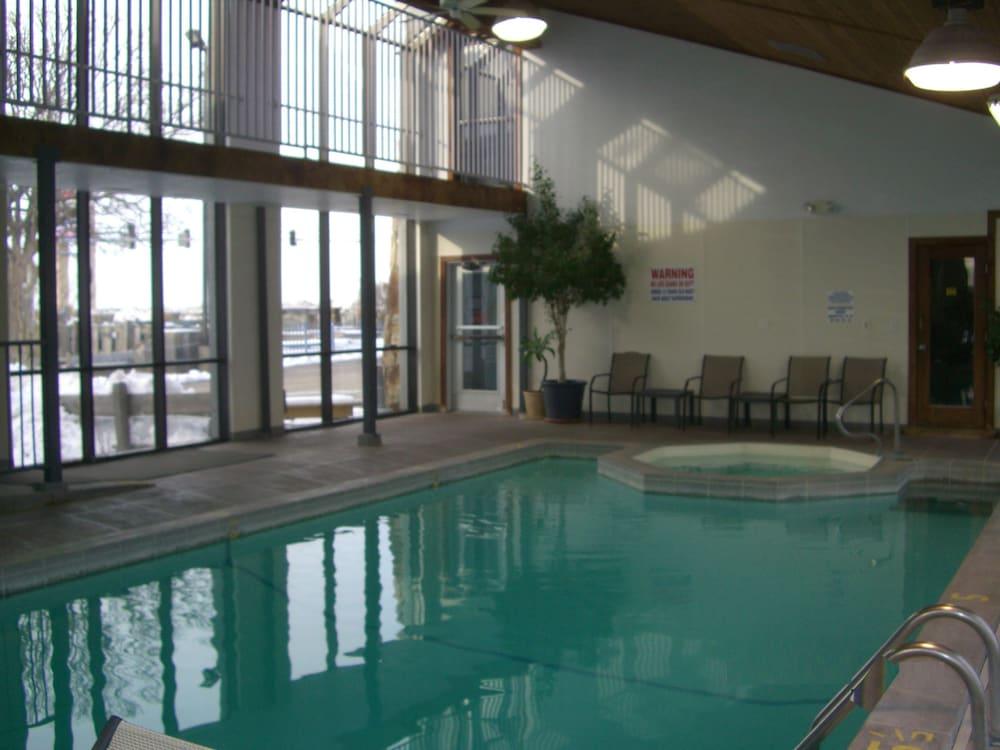 Quails Nest Inn and Suites photo 3