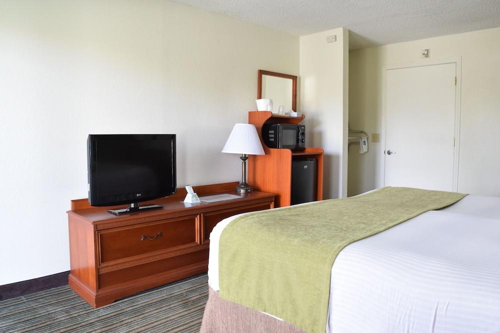 Ramada by Wyndham Savannah Gateway photo 18
