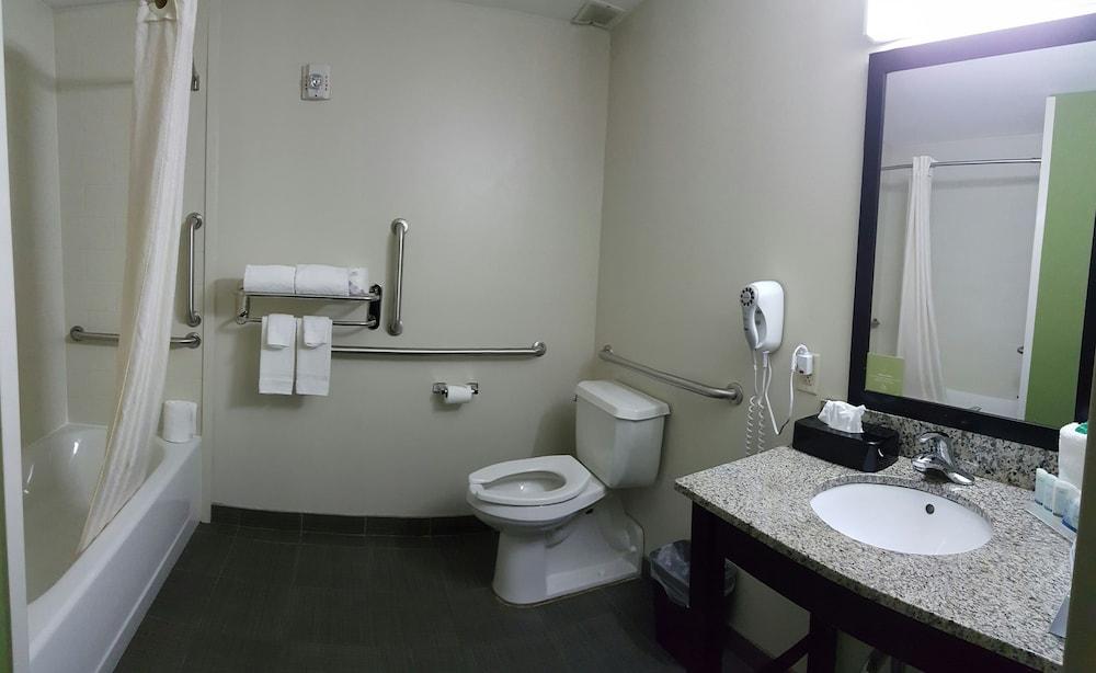 Cresthaven Inn JFK photo 35