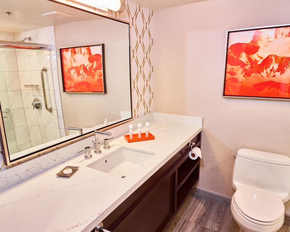California Hotel and Casino photo 19