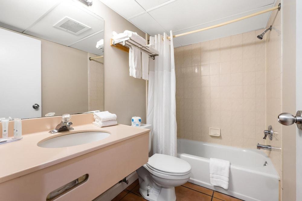 Tidelands Caribbean Hotel and Suites photo 14