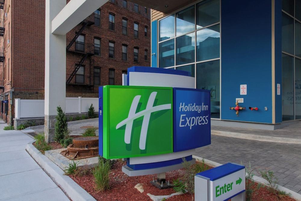 Holiday Inn Express New Rochelle by IHG photo 29
