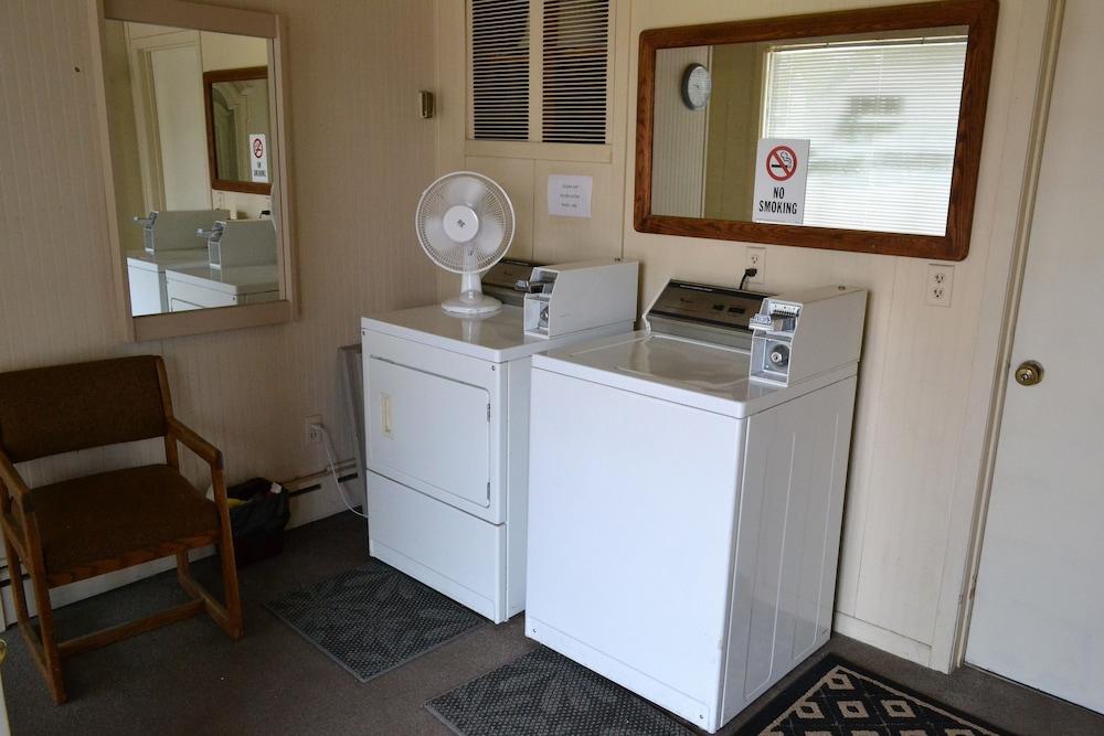 Innkeeper Motel photo 80