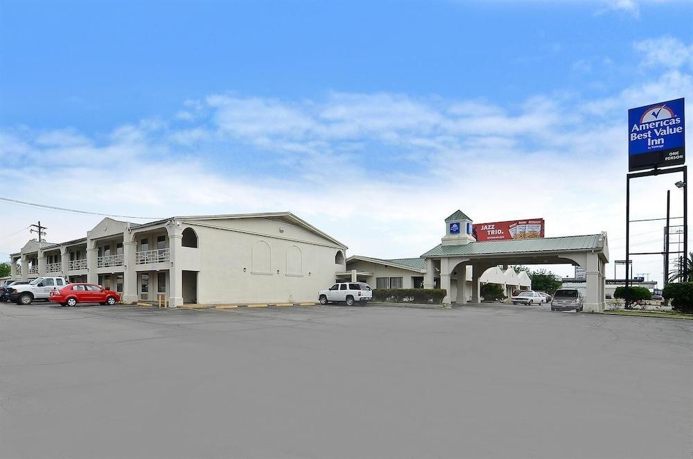Americas Best Value Inn Beaumont, TX photo 1