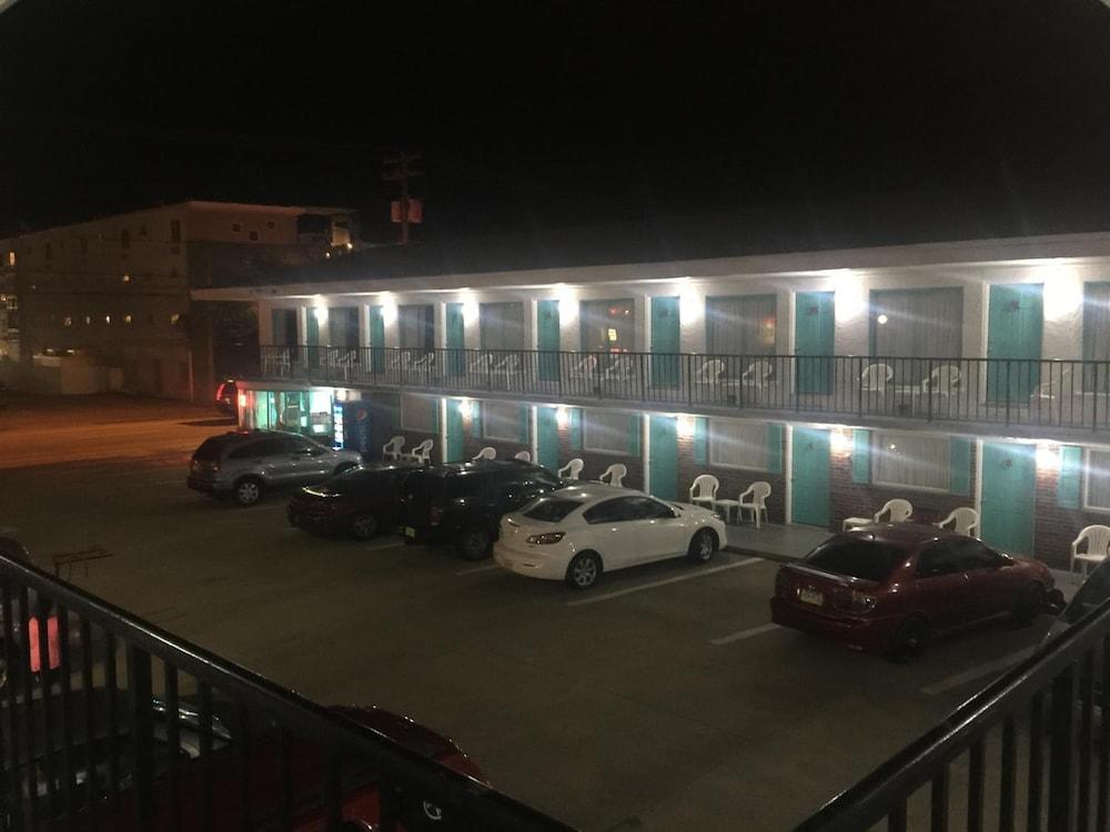 Surf Comber Motel photo 6