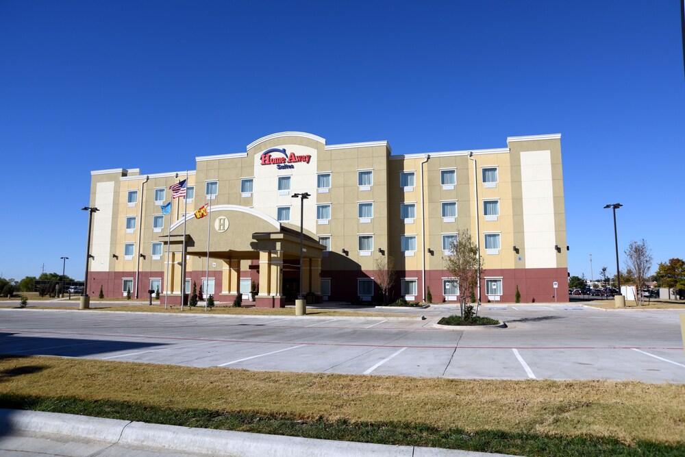 Home Away Suites photo 10