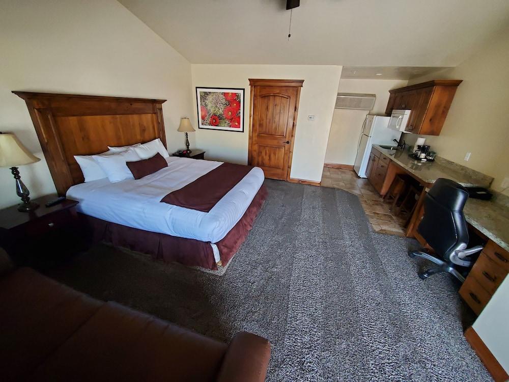 CB&M Executive Suites photo 31