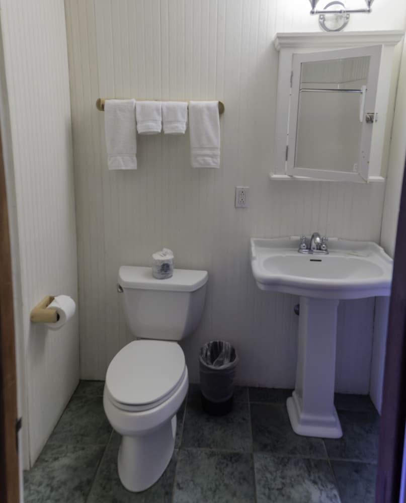 The Woods Inn photo 71