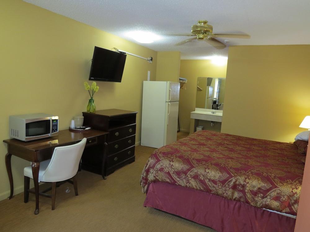 First Western Inn Caseyville photo 27