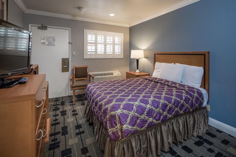 SOMA Park Inn – Civic Center photo 11