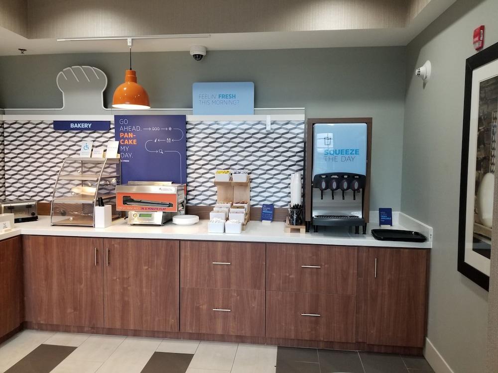 Holiday Inn Express Hotel & Suites Hillview by IHG photo 37