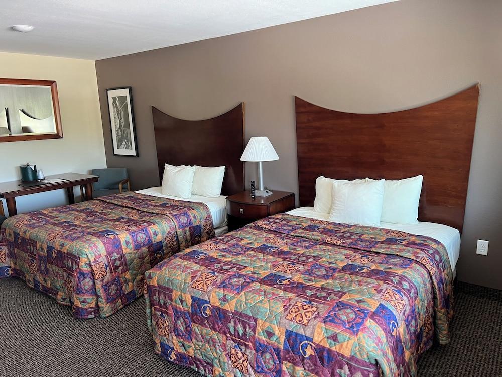 All Star Inn & Suites photo 50