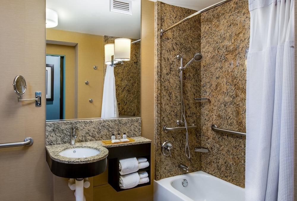 Crowne Plaza Chicago Ohare Hotel & Conf Ctr by IHG photo 48