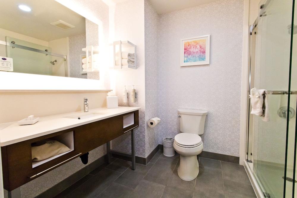 Hampton Inn & Suites Sacramento-Cal Expo photo 31