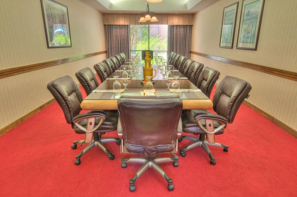 MCM Elegante Suites Abilene photo 29