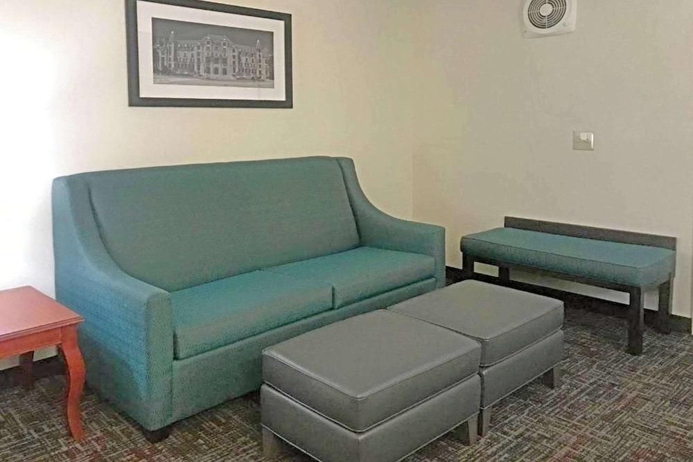 Comfort Inn & Suites O'Fallon - St. Louis Area photo 15