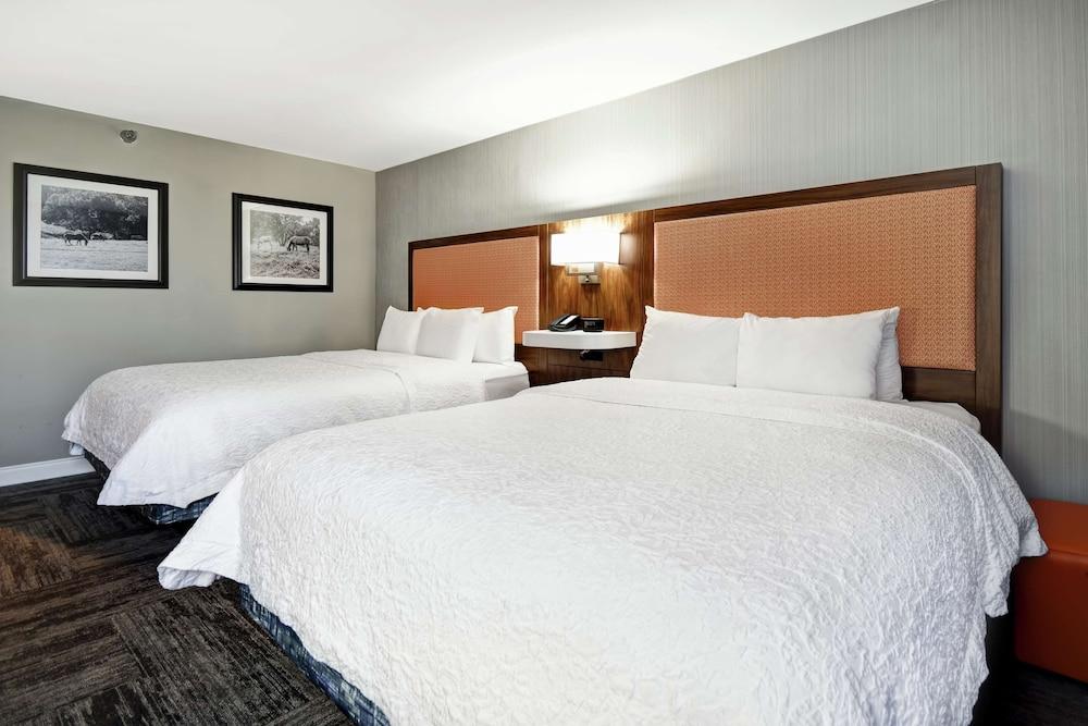 Hampton Inn I-75 Lexington/Hamburg Area photo 4