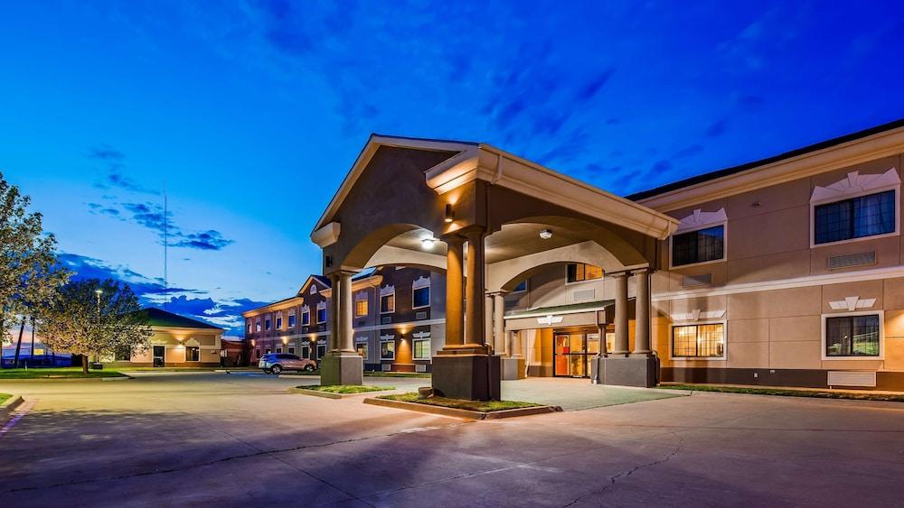 SureStay Plus Hotel by Best Western Quanah photo 1