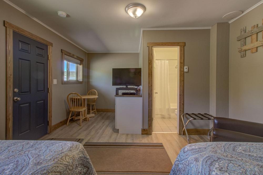 The Lodges of Oak Creek photo 3