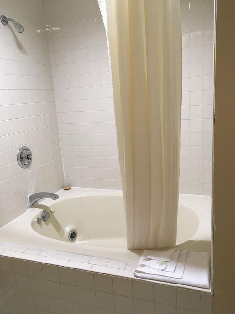 Gold Star Inn & Suites photo 19