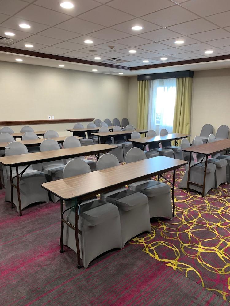 Hampton Inn Fort Stockton photo 65