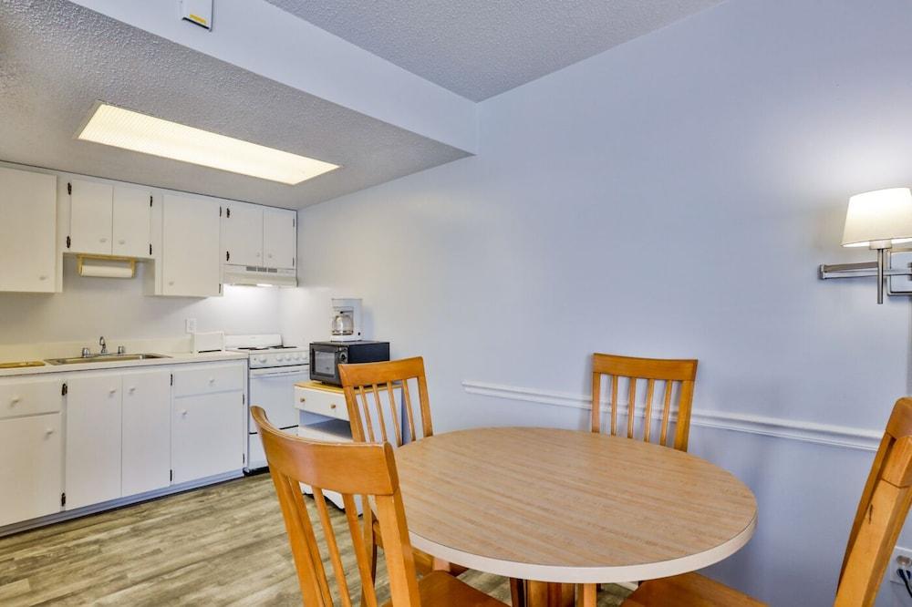 Coastal Waters Inn photo 50