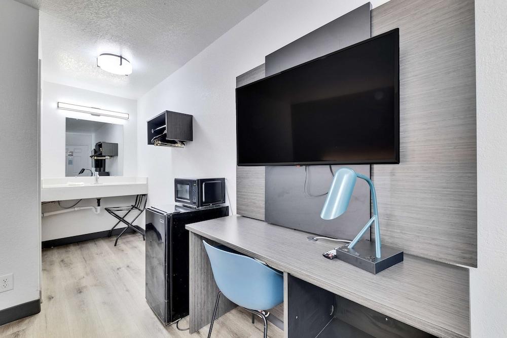 Motel 6 Austin, TX - Airport - South photo 13