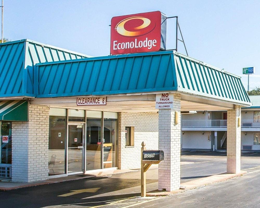 Econo Lodge McDonough South photo 27
