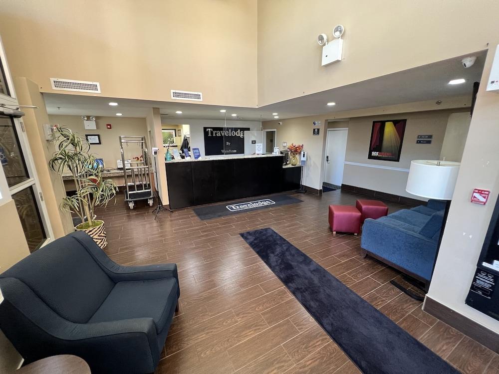Travelodge by Wyndham Ozone Park photo 4