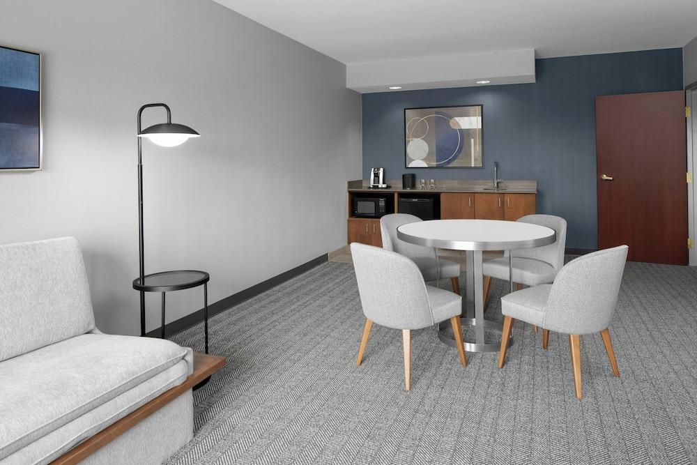 Courtyard by Marriott Tampa Oldsmar photo 18