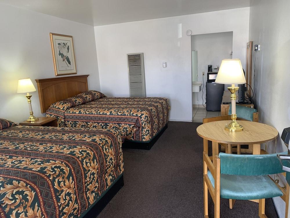 Economy Inn photo 16