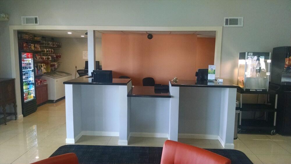 Quality Inn & Suites Stuttgart North photo 12