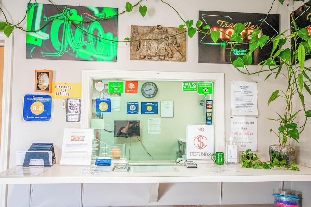 OYO Travelier Motel photo 88