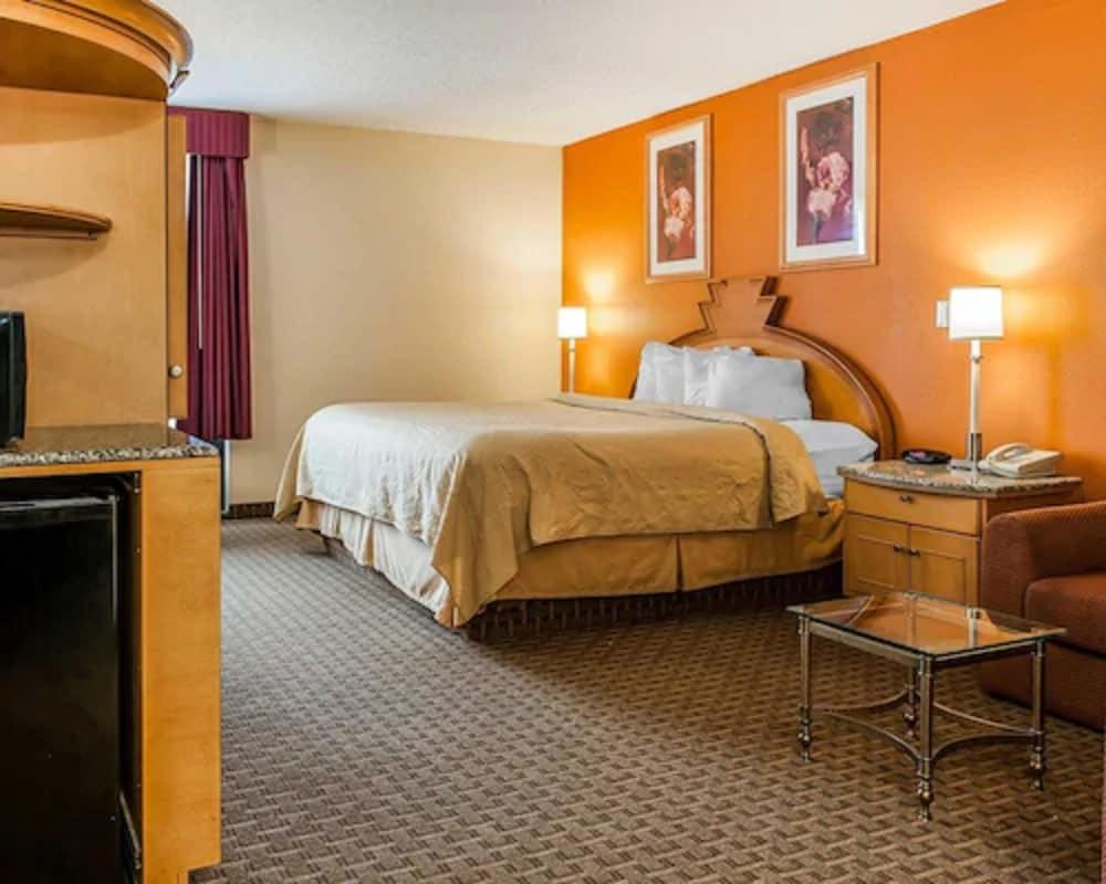 Quality Inn & Suites Shelbyville I-74 photo 26