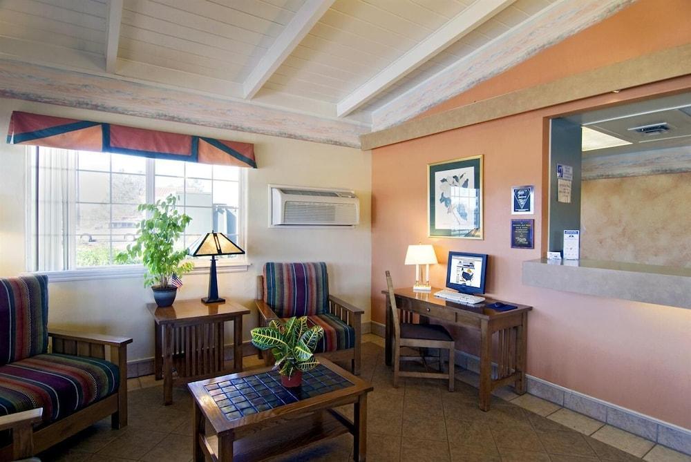 Americas Best Value Inn & Suites Oroville photo 13