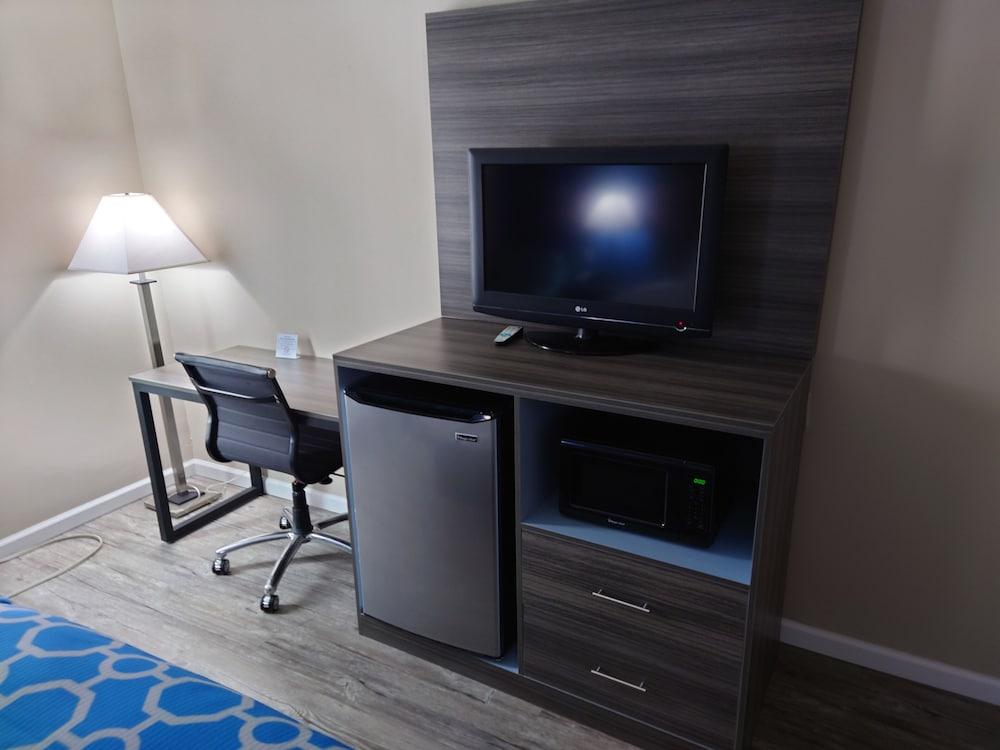 Baymont by Wyndham Adairsville photo 8