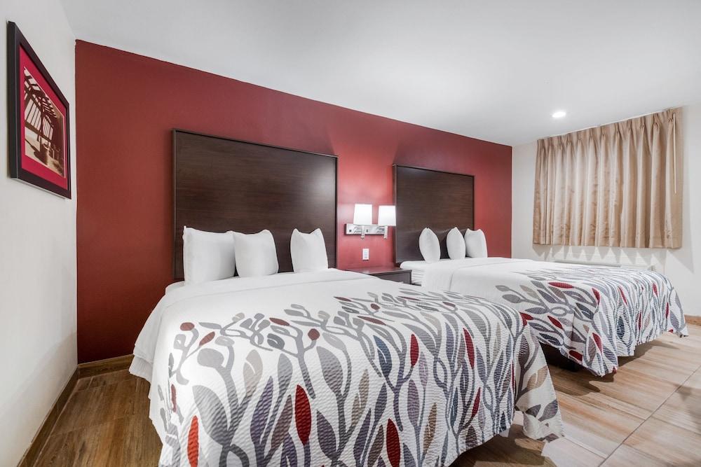 Red Roof Inn Houston – Spring North photo 13
