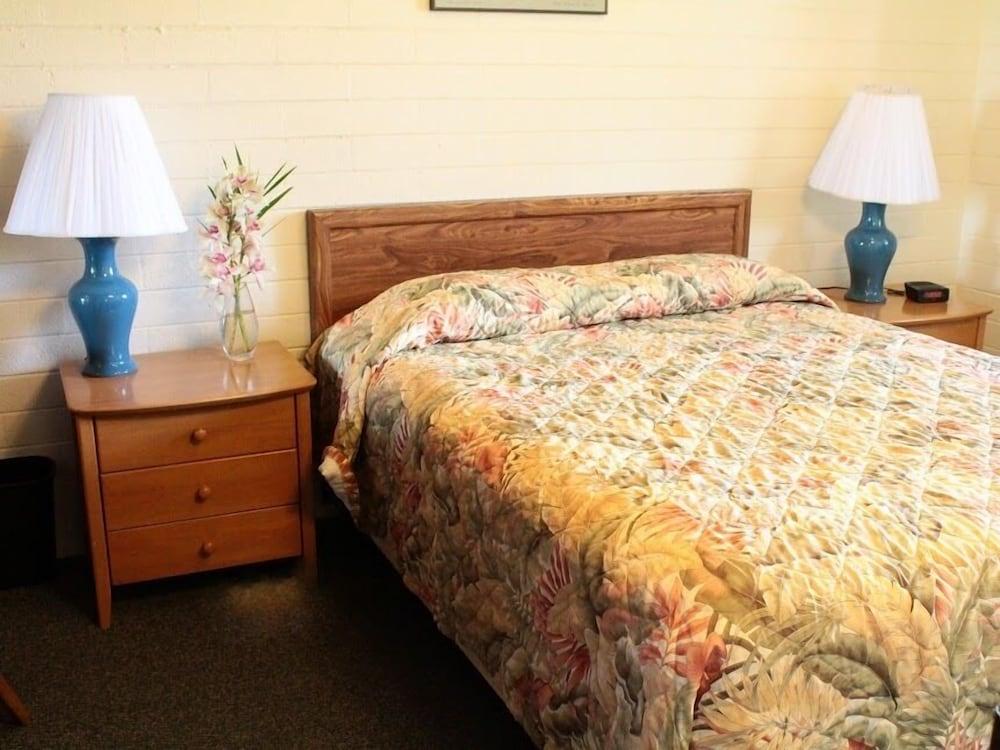 Dolphin Bay Hotel photo 19