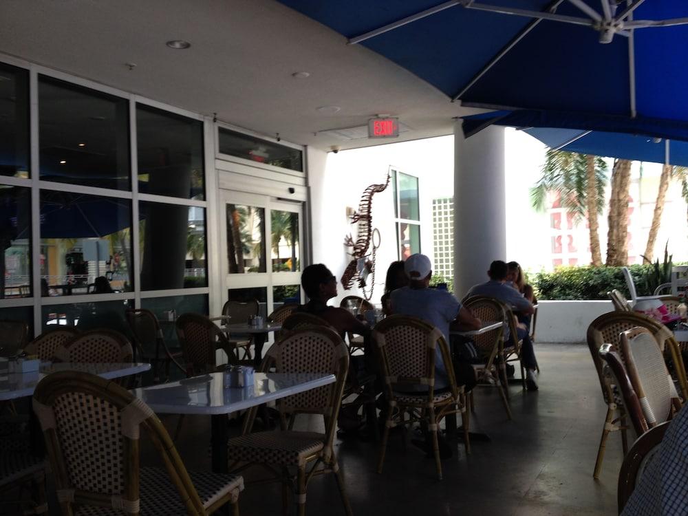 De Soleil Hotel on Ocean Drive photo 33