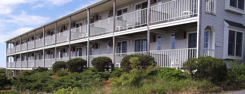 Horizons Beach Resort photo 1
