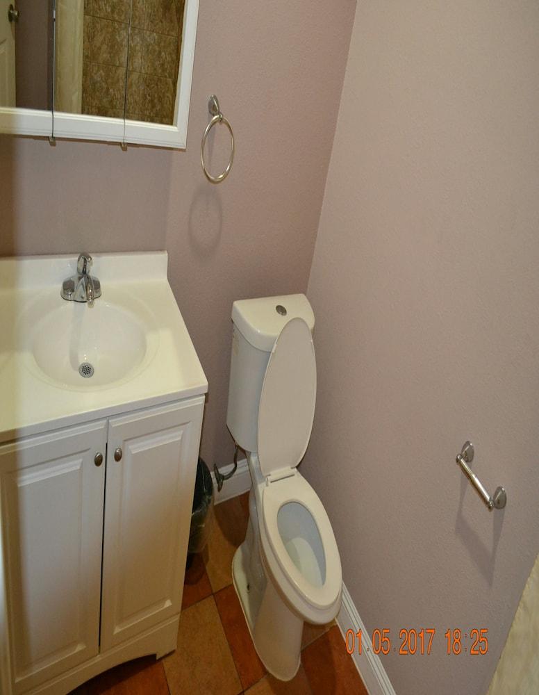 Monterey Inn Hotel photo 27