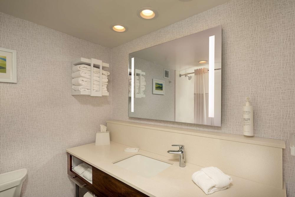 Hampton Inn Asheville-Tunnel Rd. photo 18