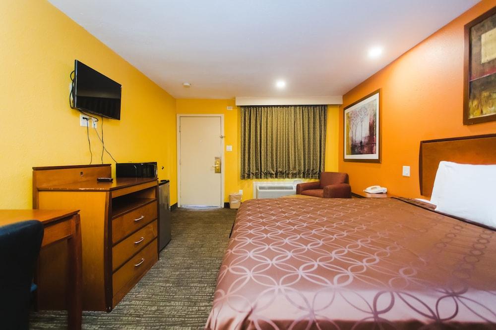 Express Inn Gulf Bank photo 16