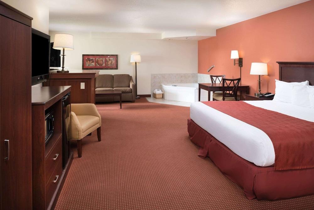 AmericInn by Wyndham Valley City - Conference Center photo 10