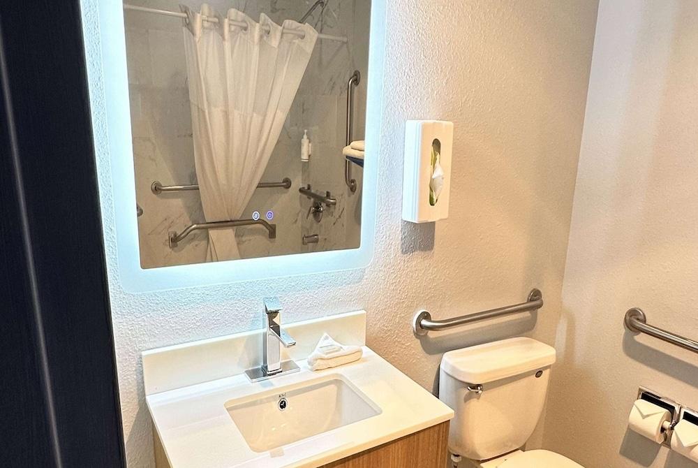 Microtel Inn by Wyndham Gallup photo 32