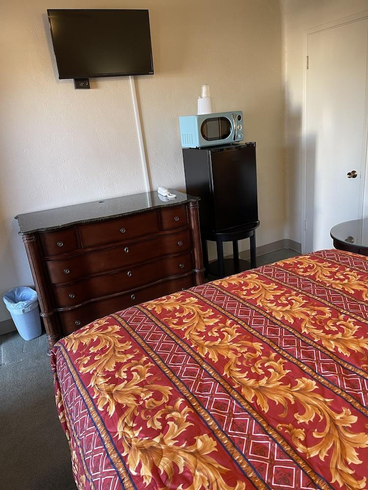 CRYSTAL MOTEL photo 5