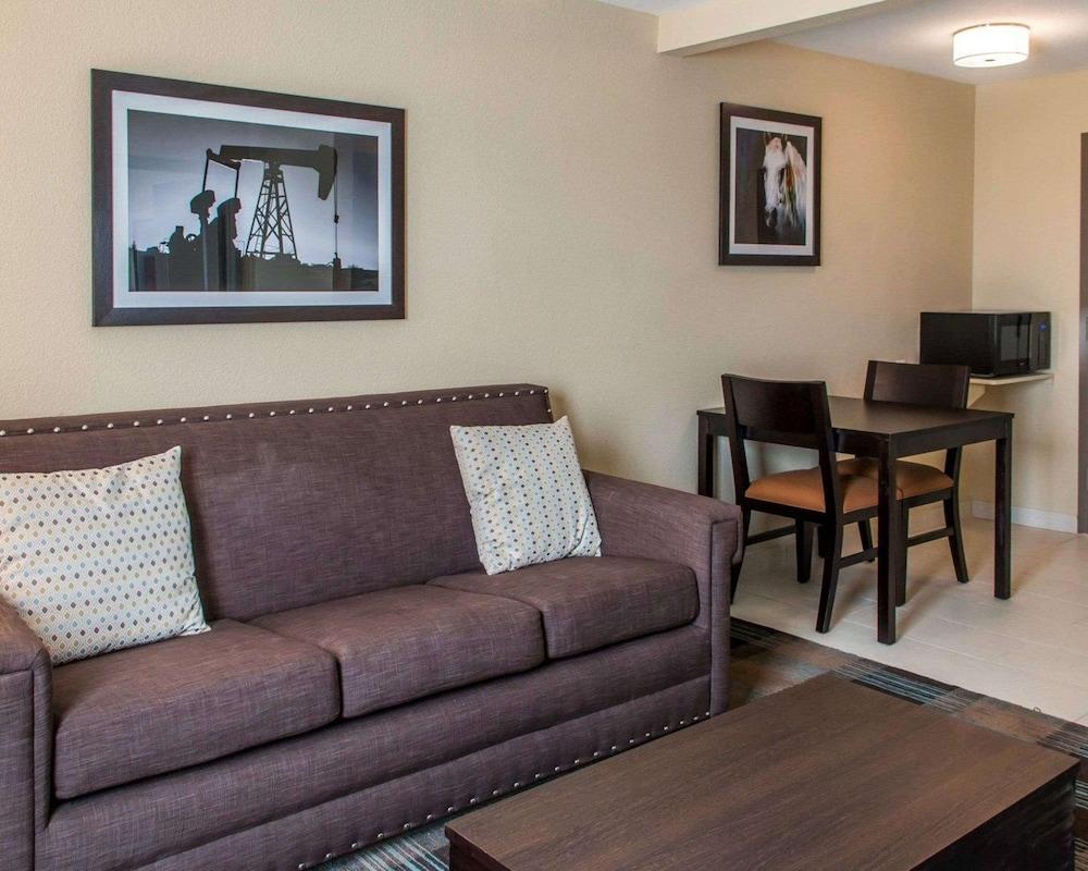MainStay Suites Cotulla photo 11